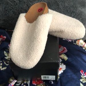 Nicole Miller Size 10 Winter Mules